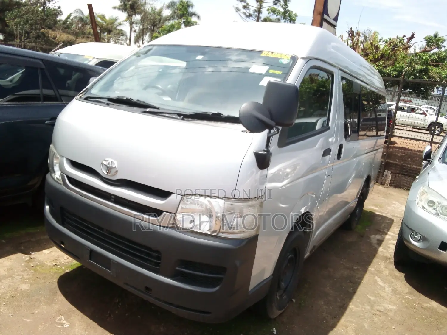 Toyota HiAce 2009 Grey
