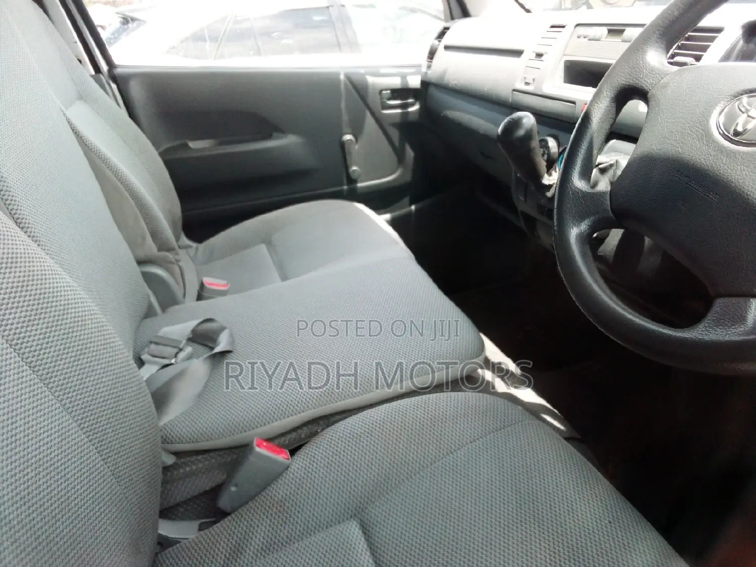 Toyota HiAce 2009 Grey