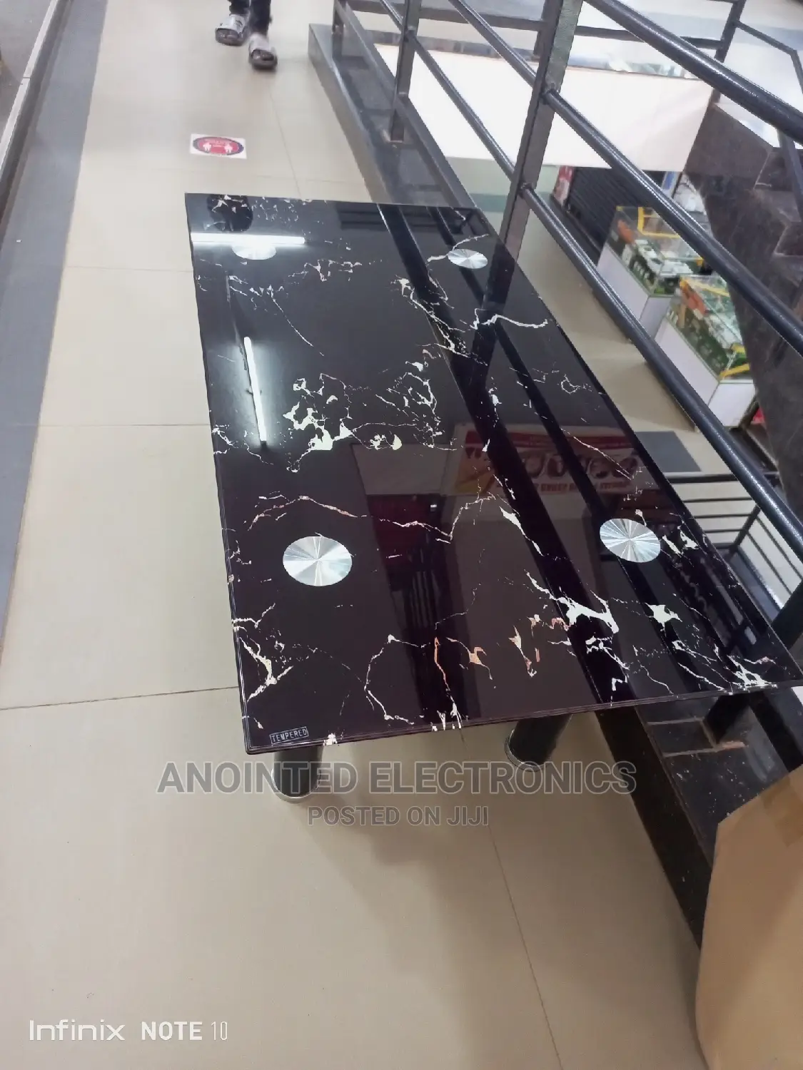 Glass Table's Black