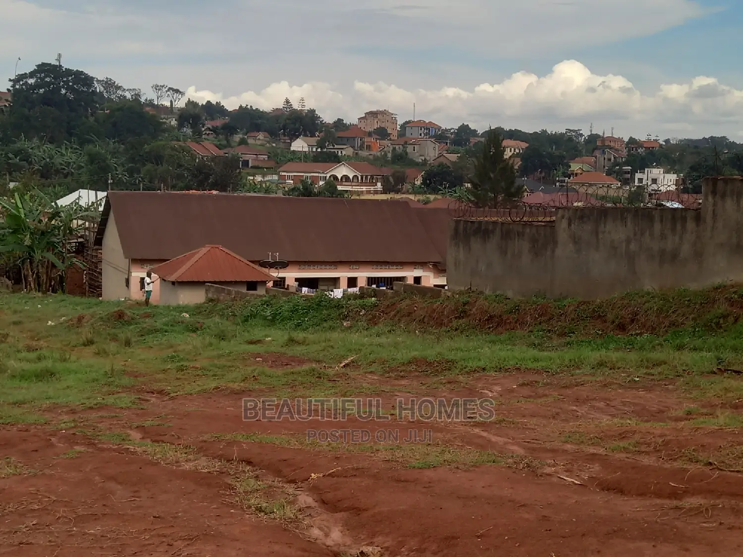 Kisaasi Komamboga Plots Near the Main Road Up for Sell