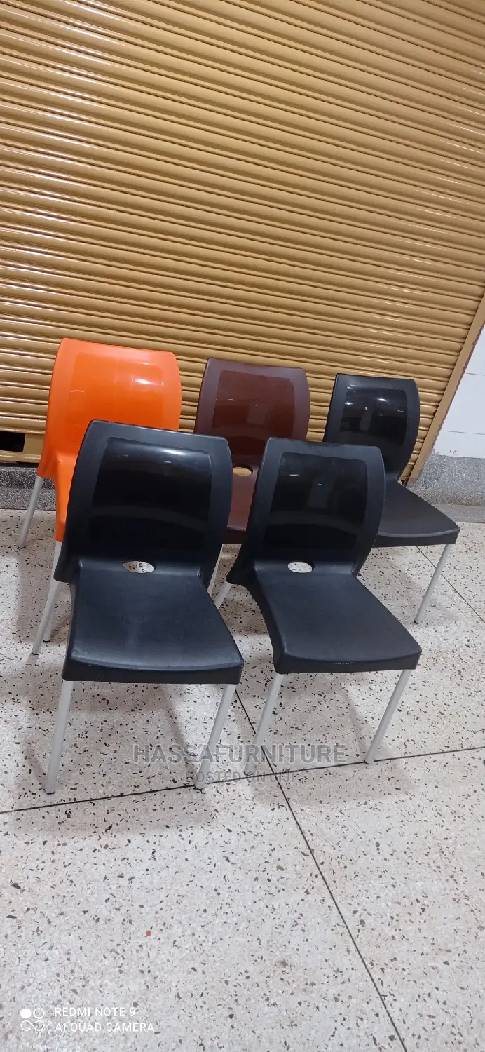 Plastic Restaurant Chairs
