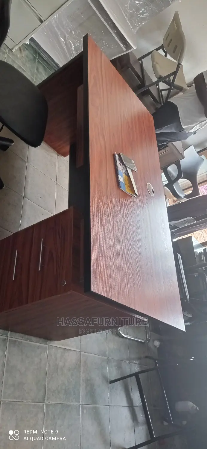 Office Desk Size 140cm Brand New