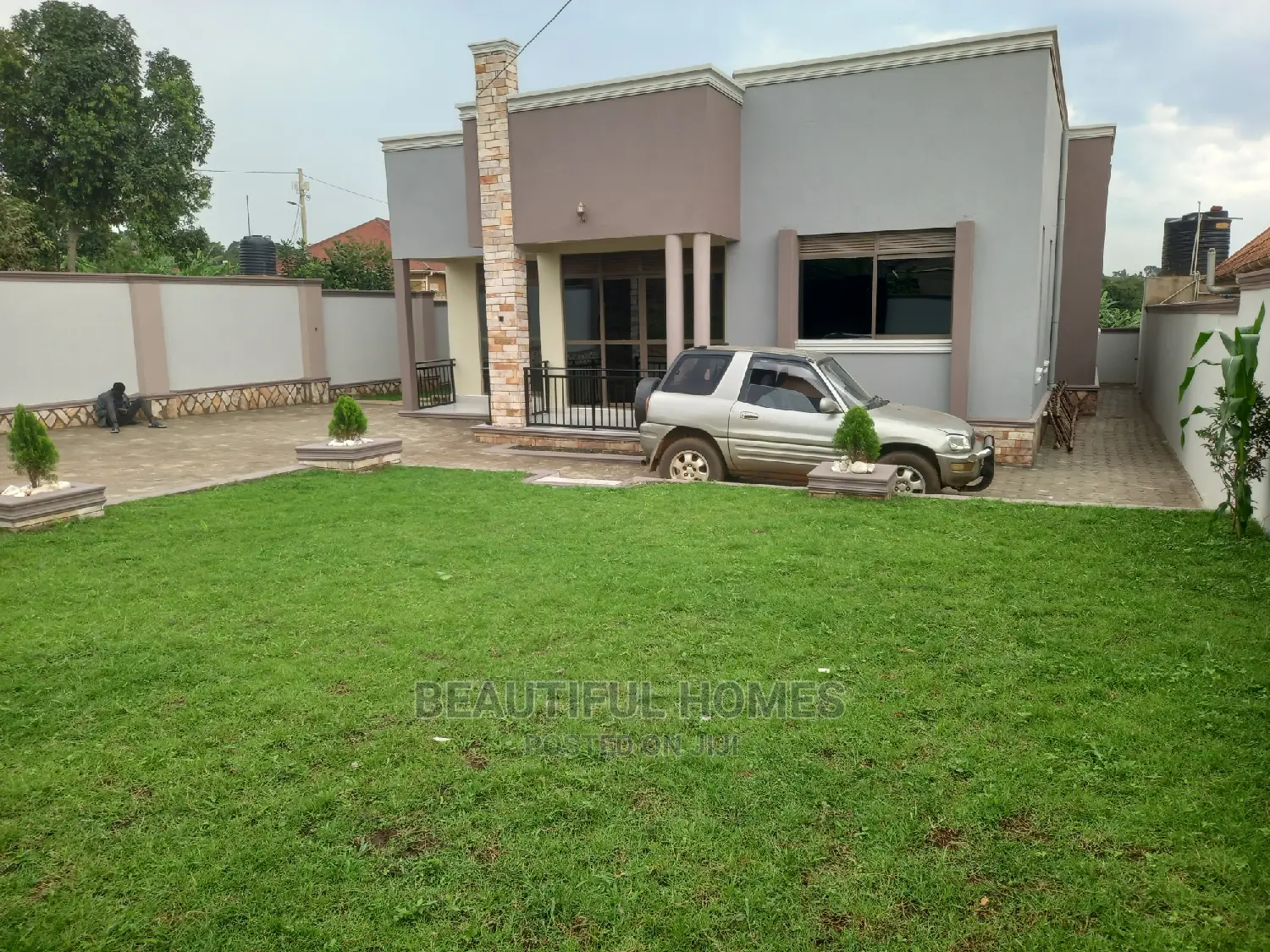 Furnished 4bdrm House in Kira for Sale