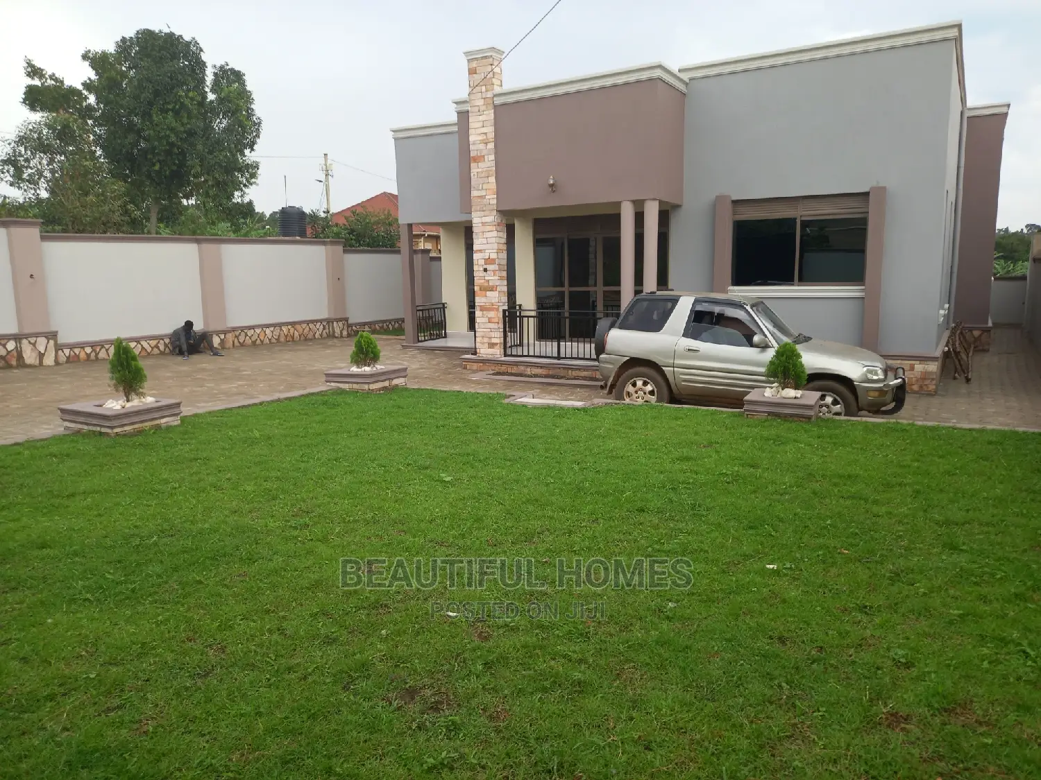 Furnished 4bdrm House in Kira for Sale