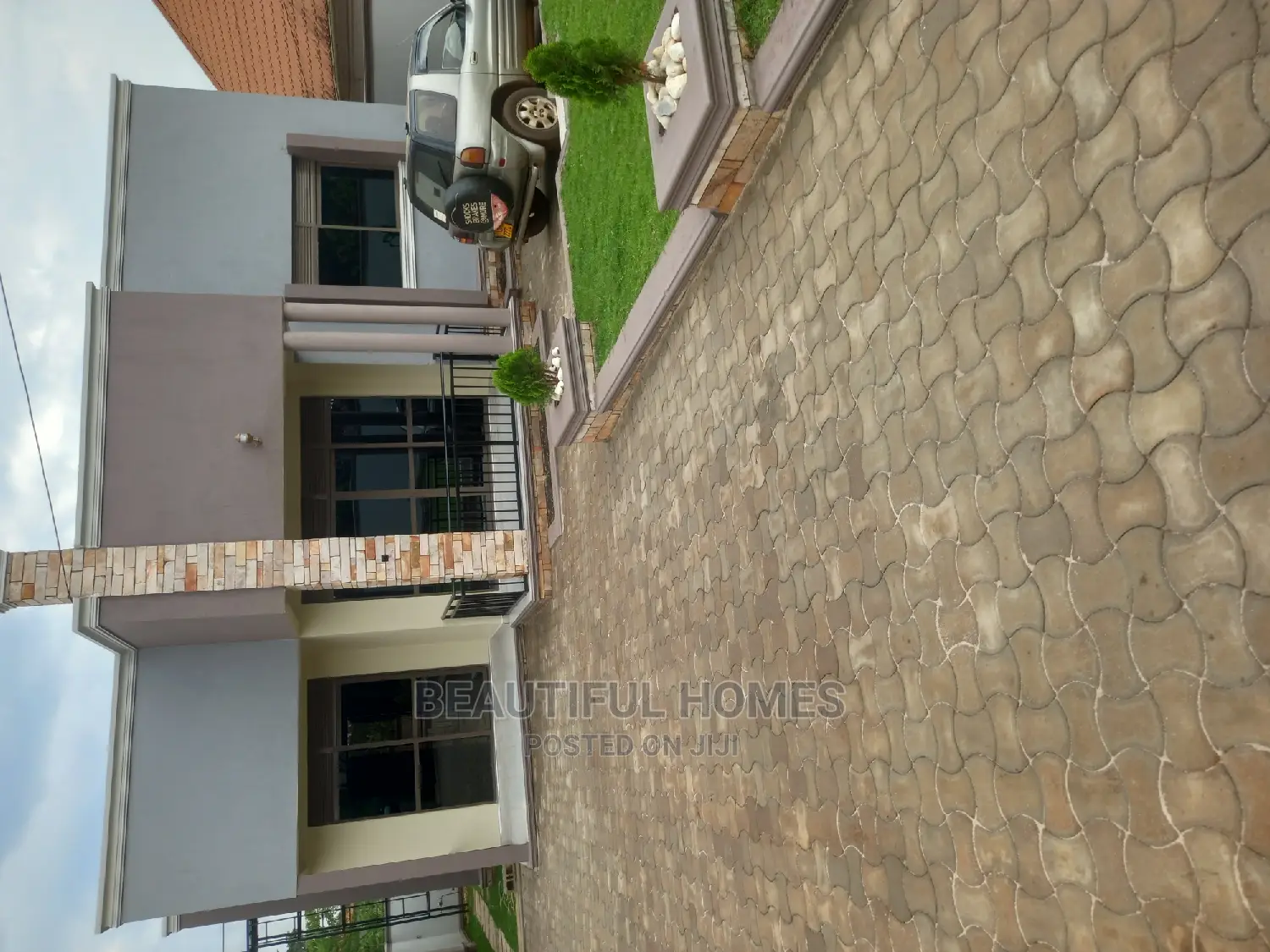 Furnished 4bdrm House in Kira for Sale