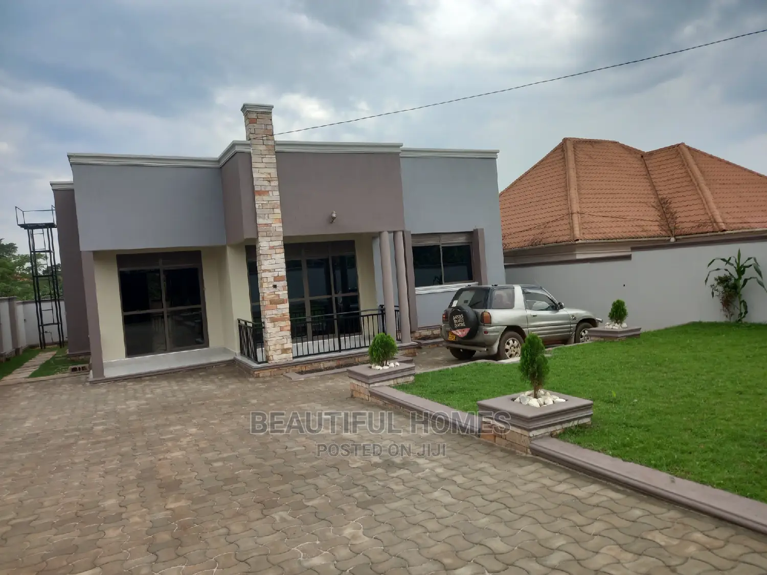 Furnished 4bdrm Bungalow in Kira for Sale