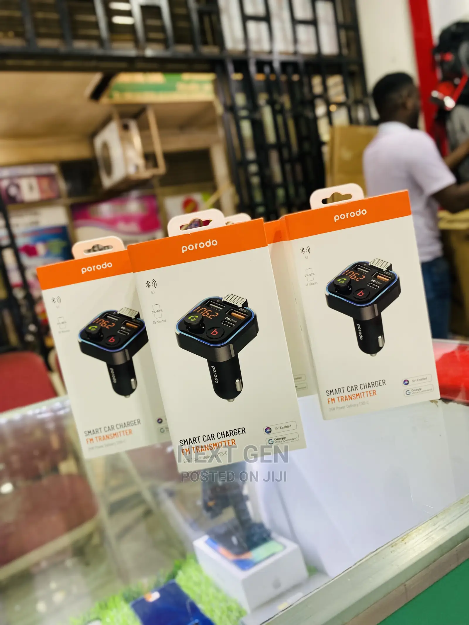 Porodo Car Transmitter With 24W Power Delivery Usb-c