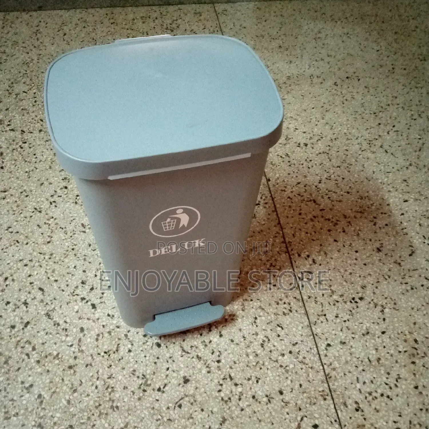 Plastic Step on Dust Bin 60ltr