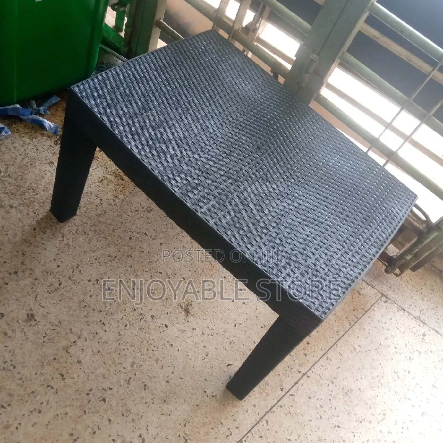 Plastic Easy Table