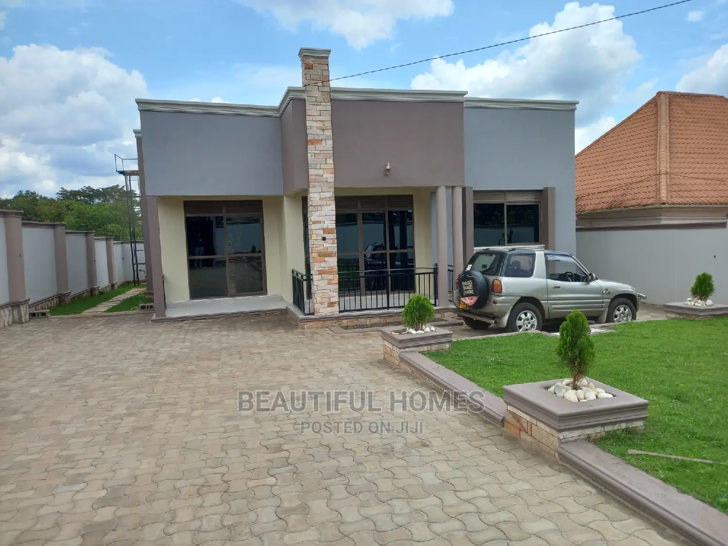 Furnished 4bdrm House in Kira for Sale