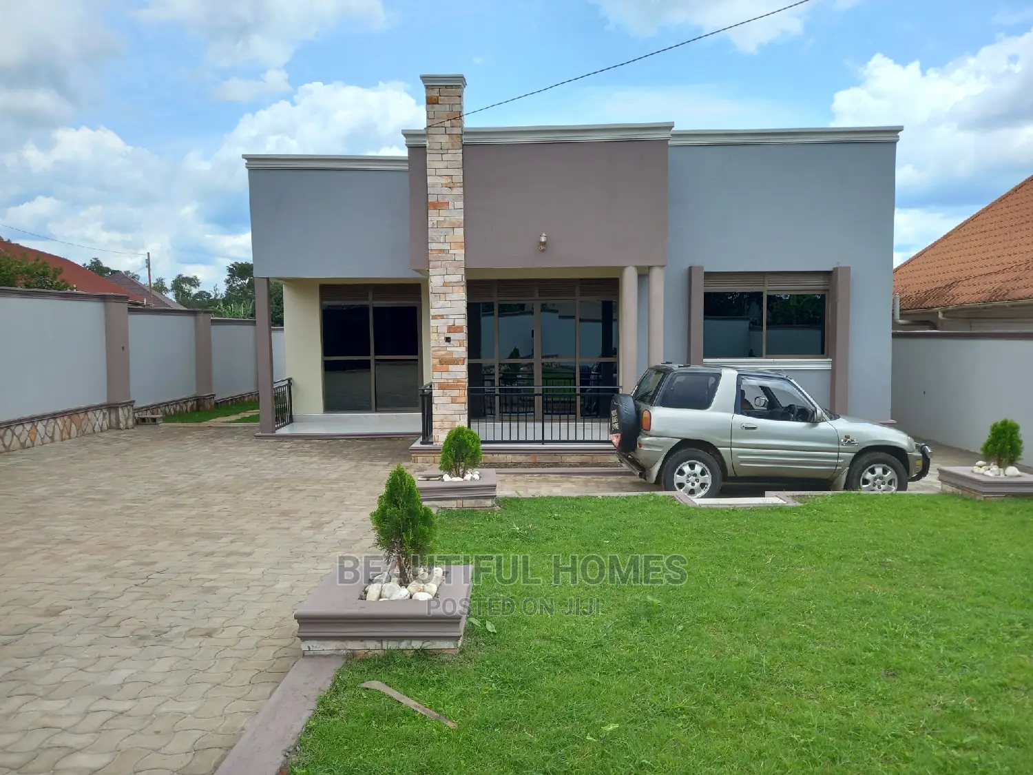 Furnished 4bdrm Bungalow in Kira for Sale