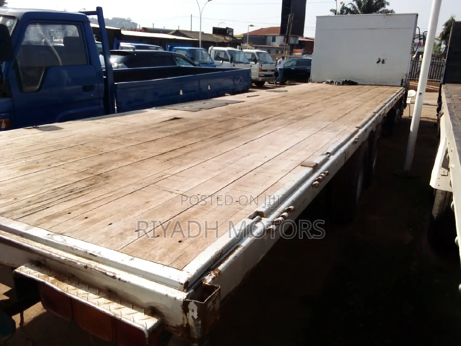 Fuso Low Bed