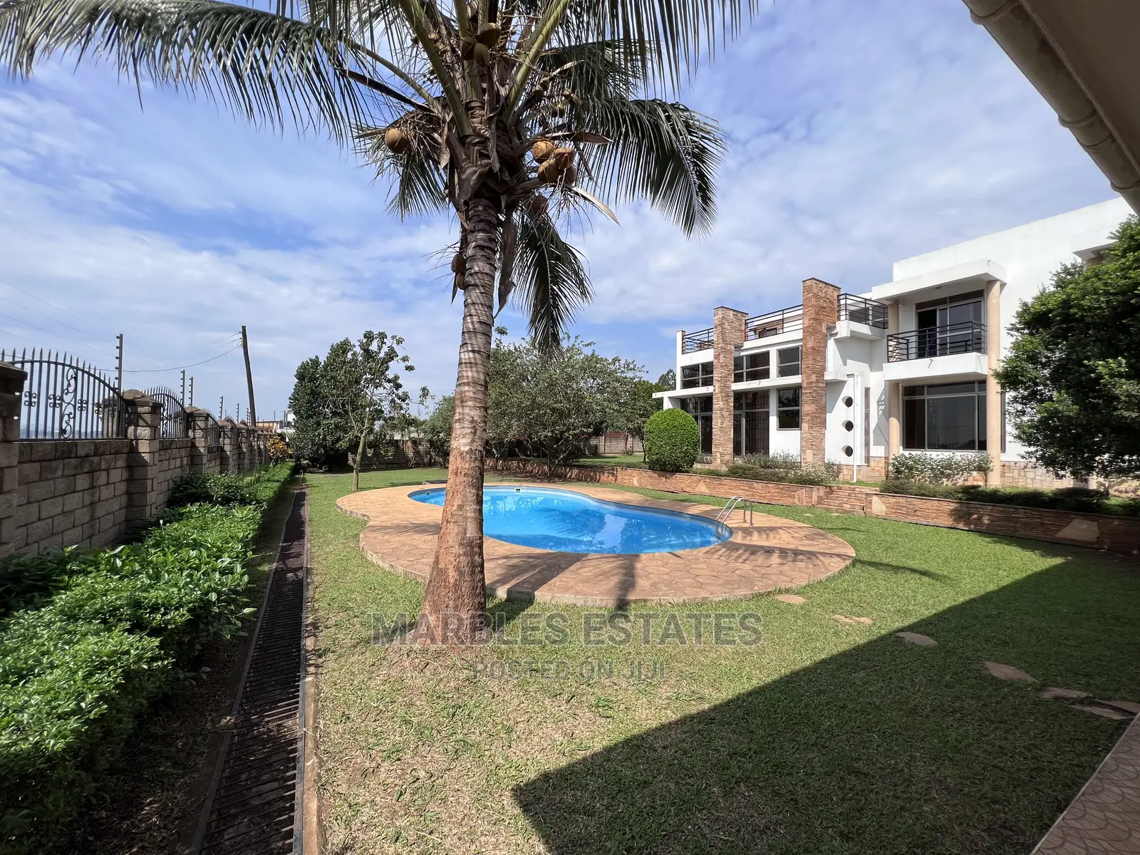 5bdrm House in Butabika, Central Division for Rent