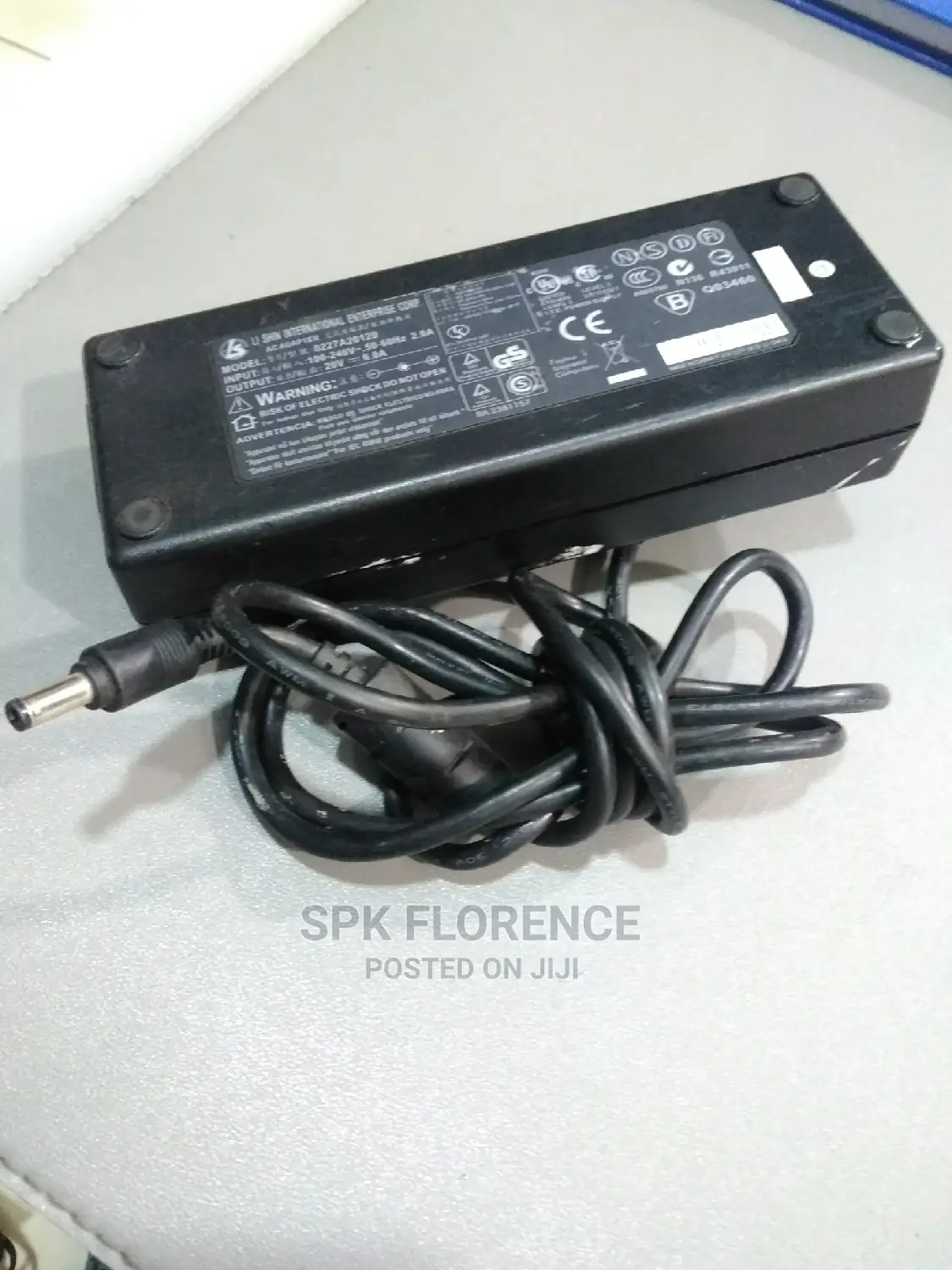Li Shin International Enterprise Corp. AC Adapter. 20 V