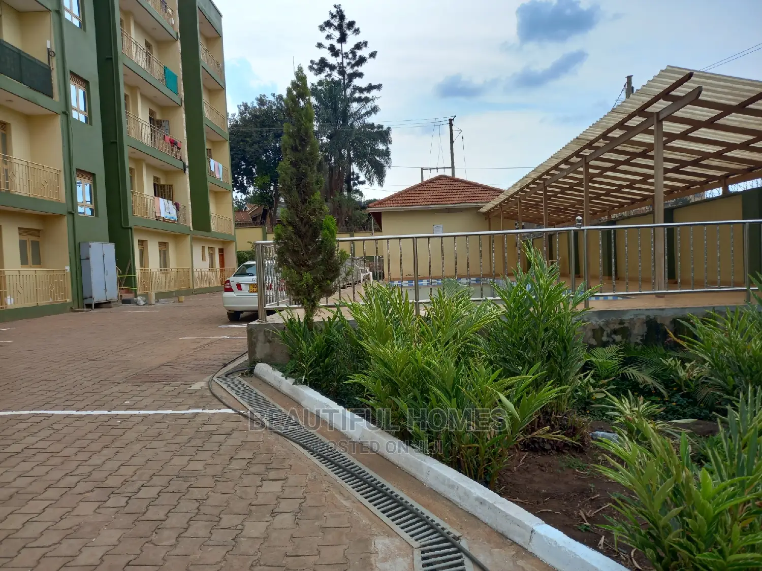 Furnished 2bdrm Condo in Bukoto, Central Division for Sale
