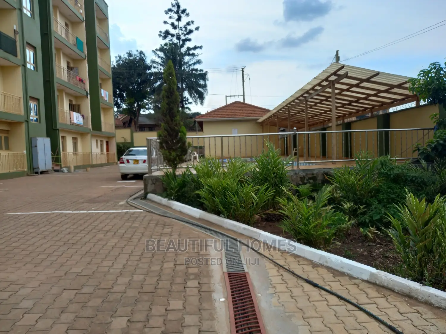 Furnished 2bdrm Condo in Bukoto, Central Division for Sale