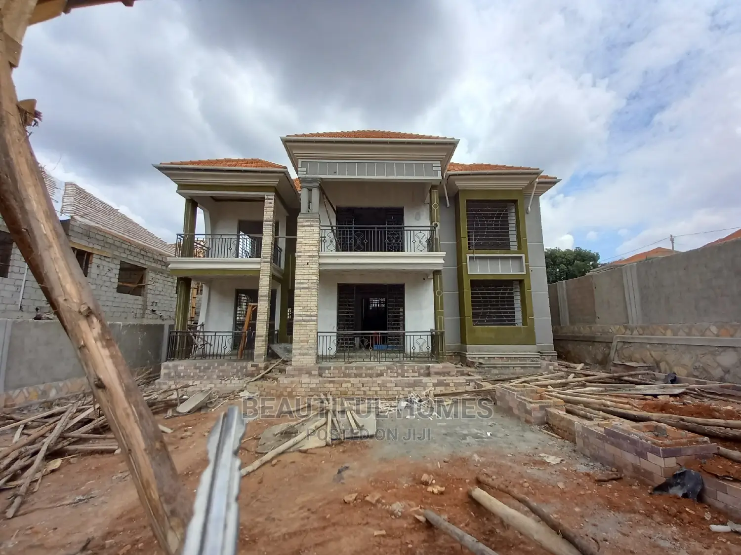 Furnished 6bdrm Mansion in Kisaasi Tarmack, Central Division for Sale