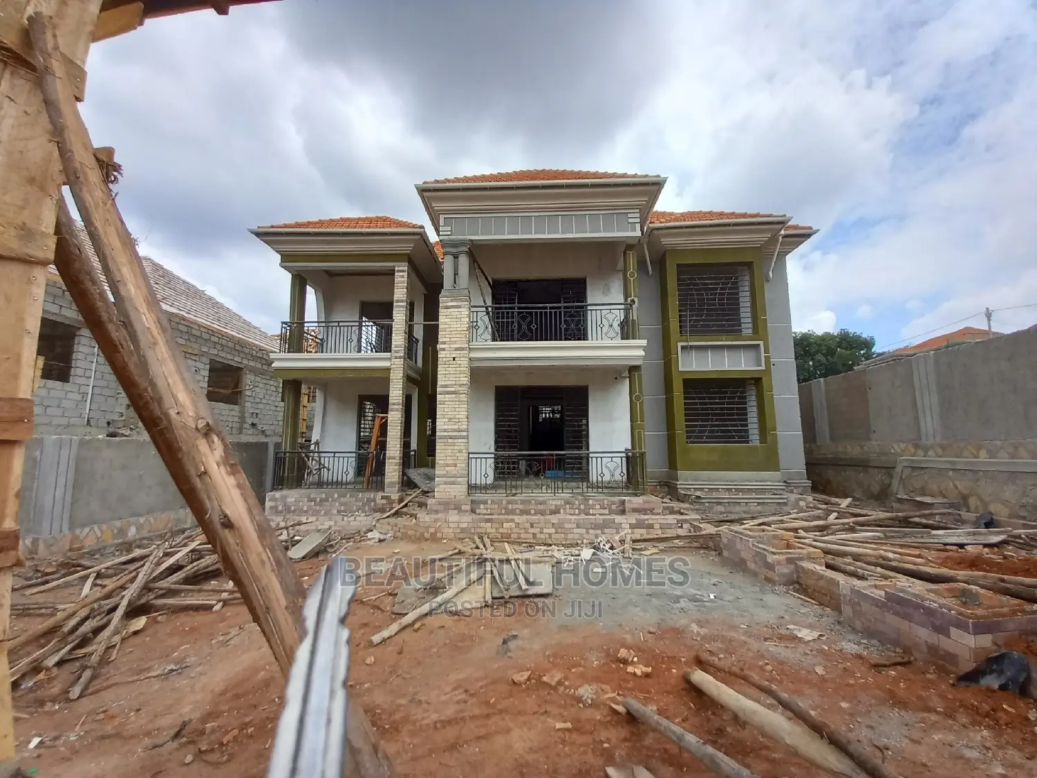Furnished 6bdrm Duplex in Bukoto, Central Division for Sale