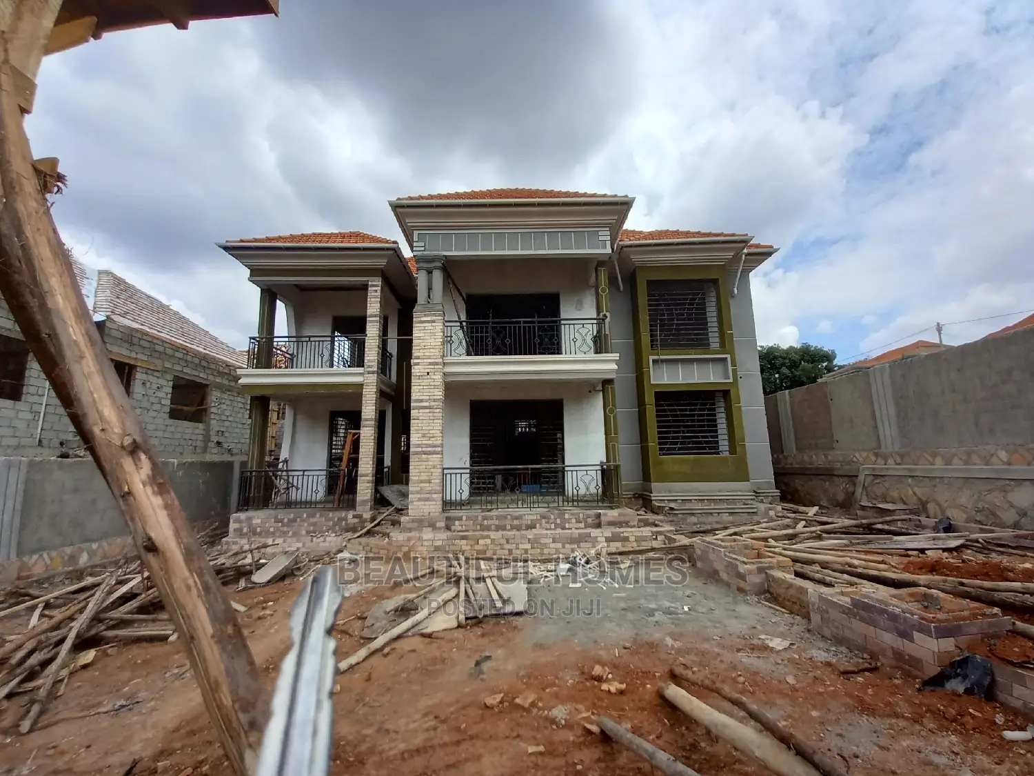 Furnished 6bdrm Duplex in Bukoto, Central Division for Sale
