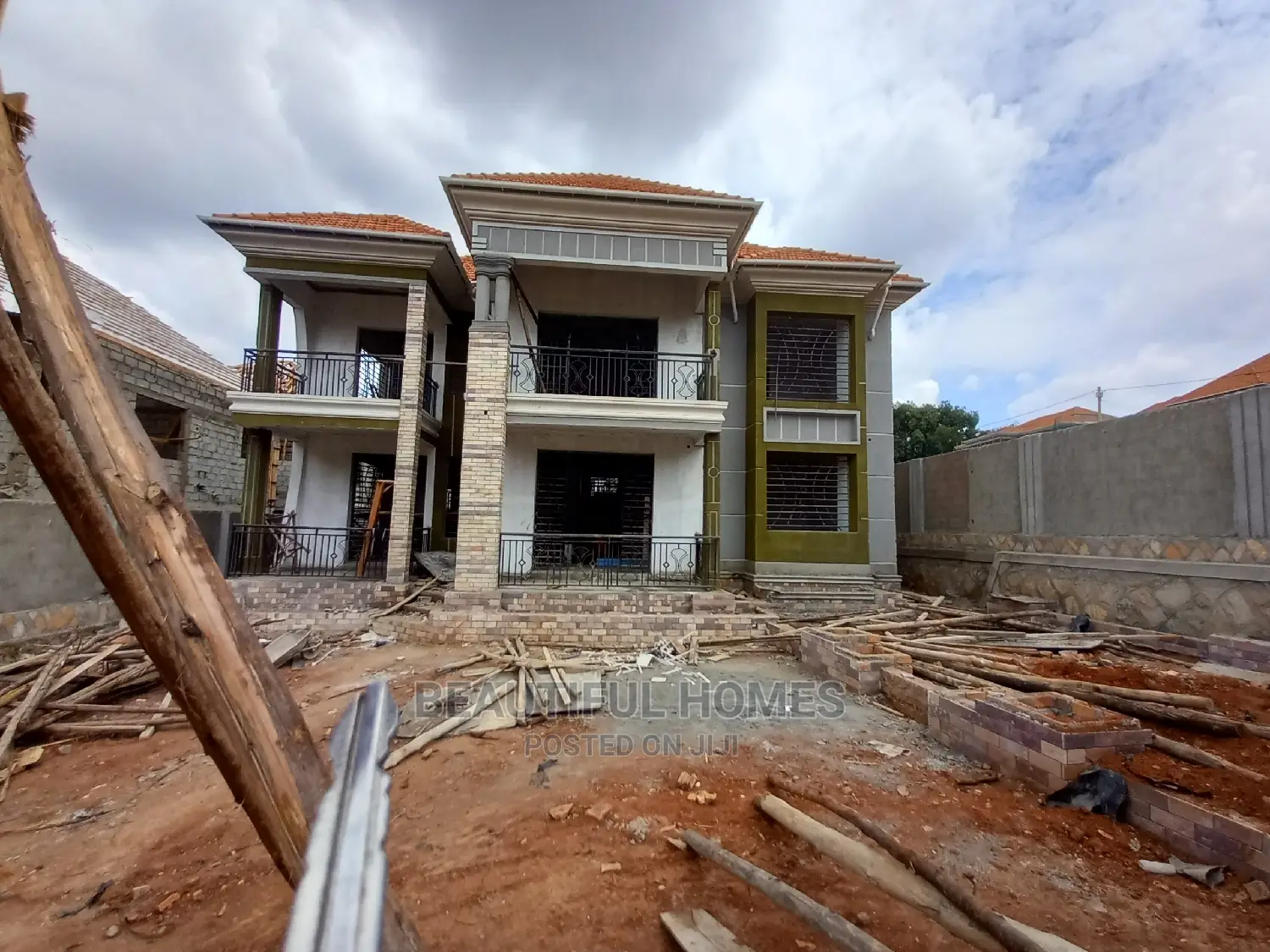 Furnished 6bdrm Duplex in Bukoto, Central Division for Sale