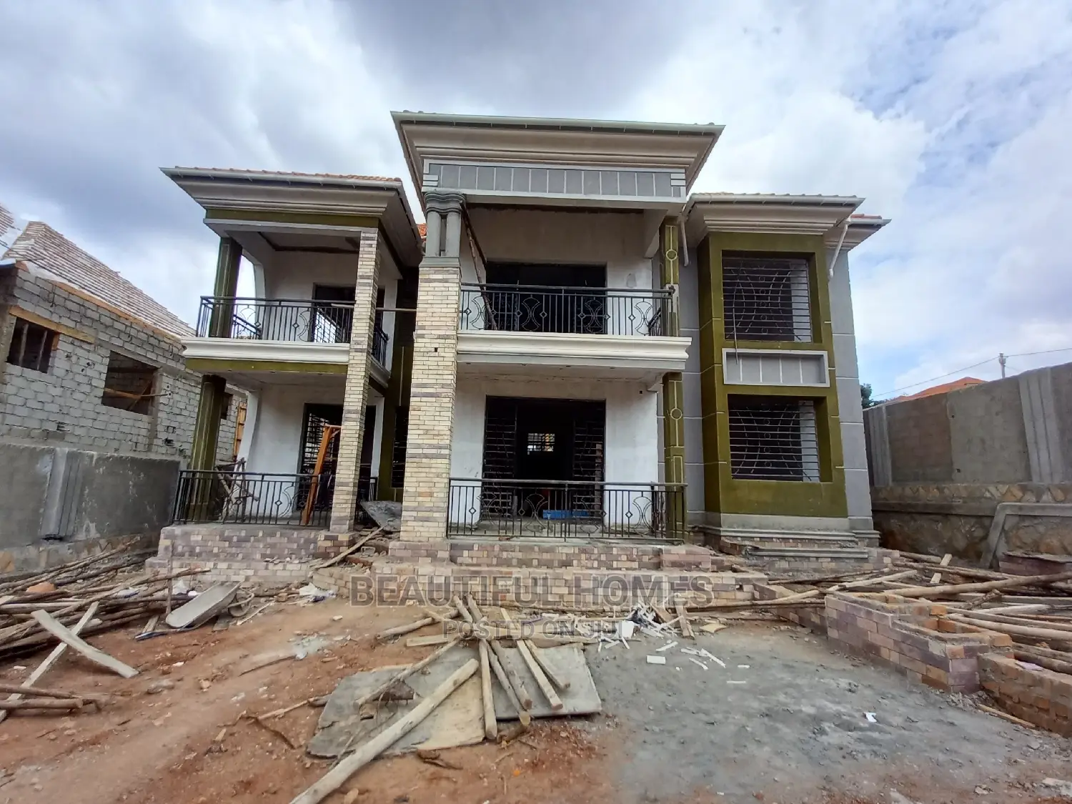 Furnished 6bdrm Duplex in Kisaasi Corporate, Central Division for Sale