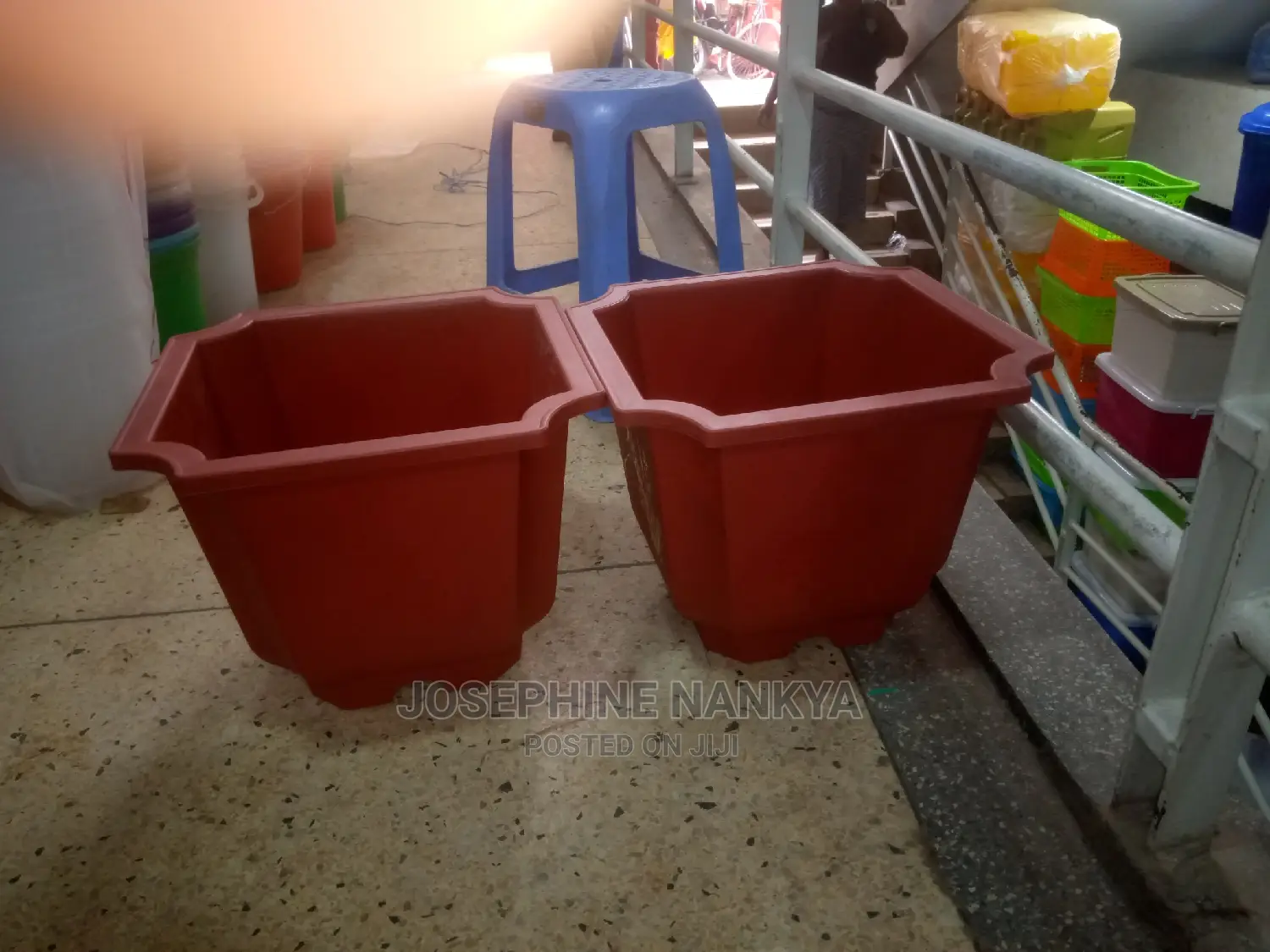 Nile Plastic Flowerpot, Maroon