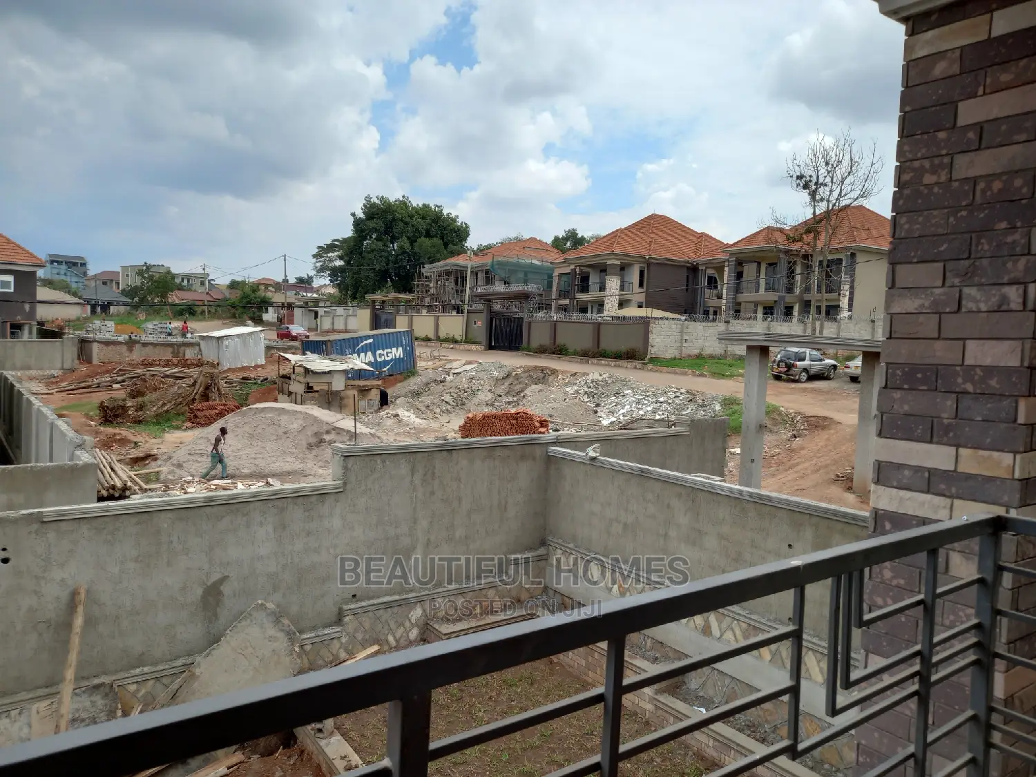 Furnished 6bdrm Duplex in Kisaasi, Central Division for Sale