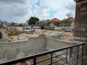Furnished 6bdrm Duplex in Kisaasi, Central Division for Sale