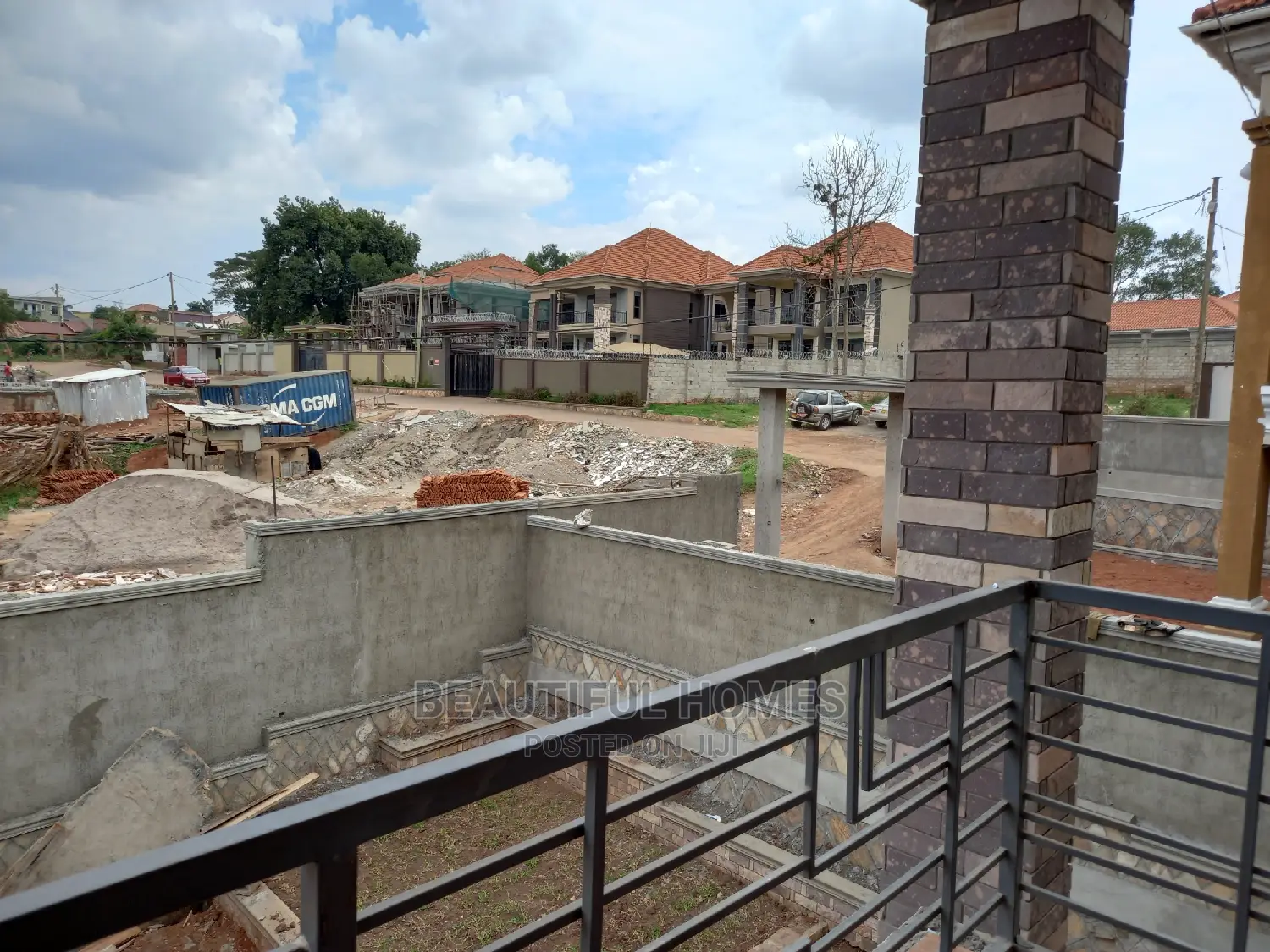 Furnished 6bdrm Duplex in Kisaasi, Central Division for Sale
