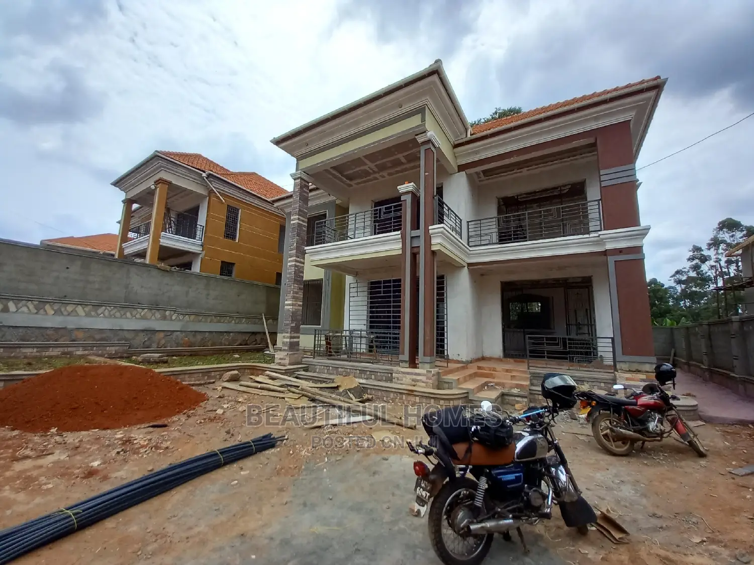 Furnished 6bdrm House in Kisaasi, Central Division for Sale