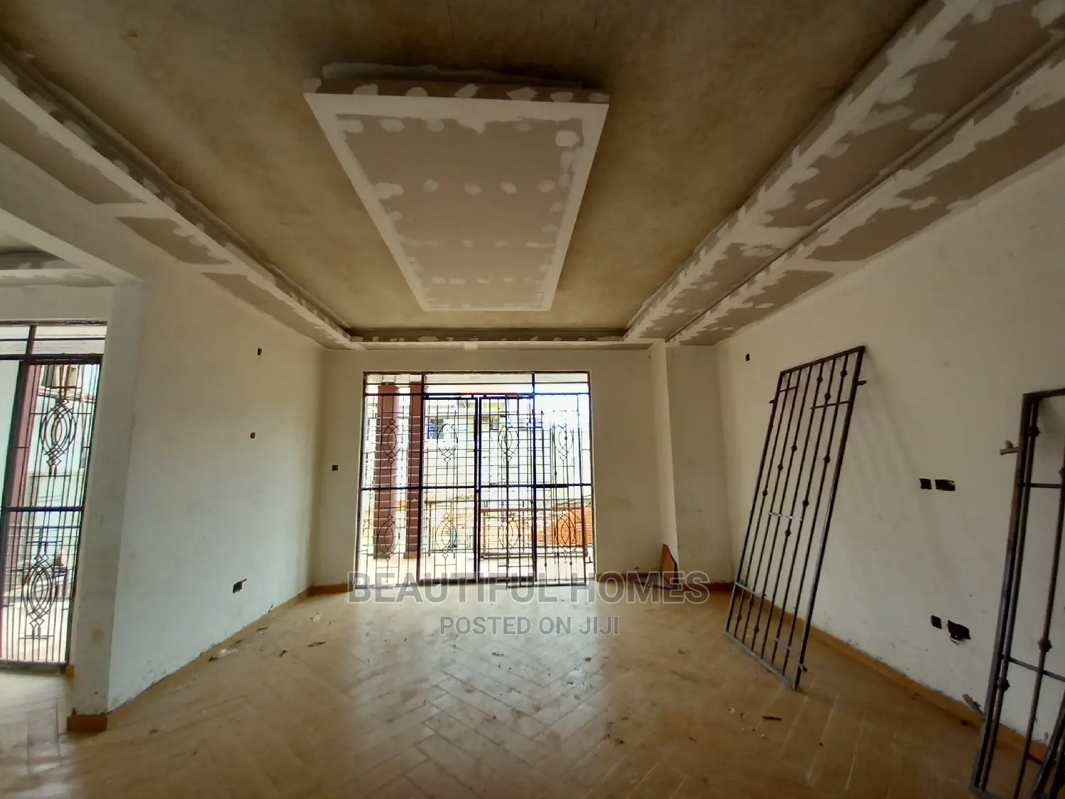Furnished 6bdrm Mansion in Kisaasi, Central Division for Sale