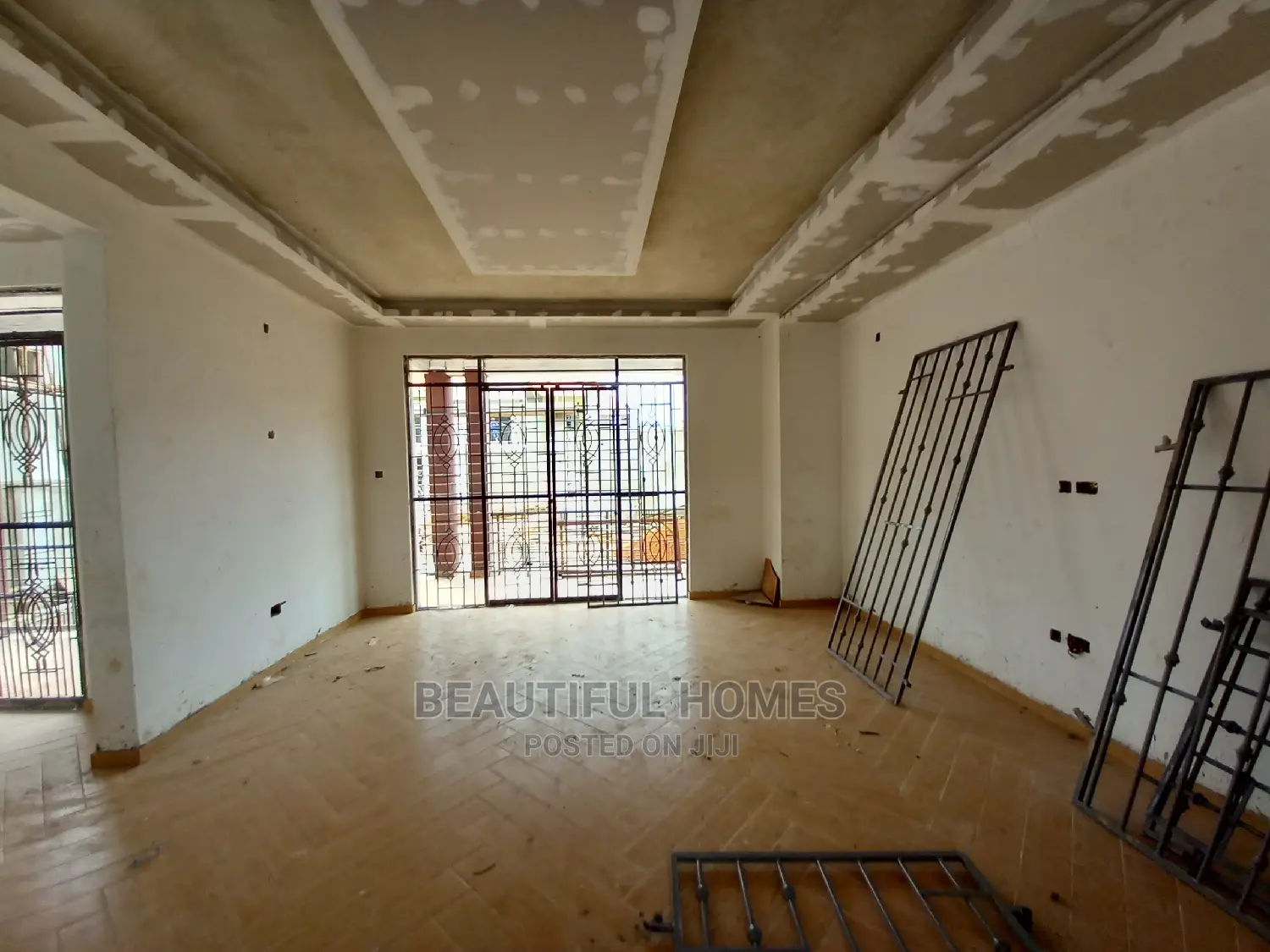 Furnished 6bdrm Mansion in Kisaasi, Central Division for Sale