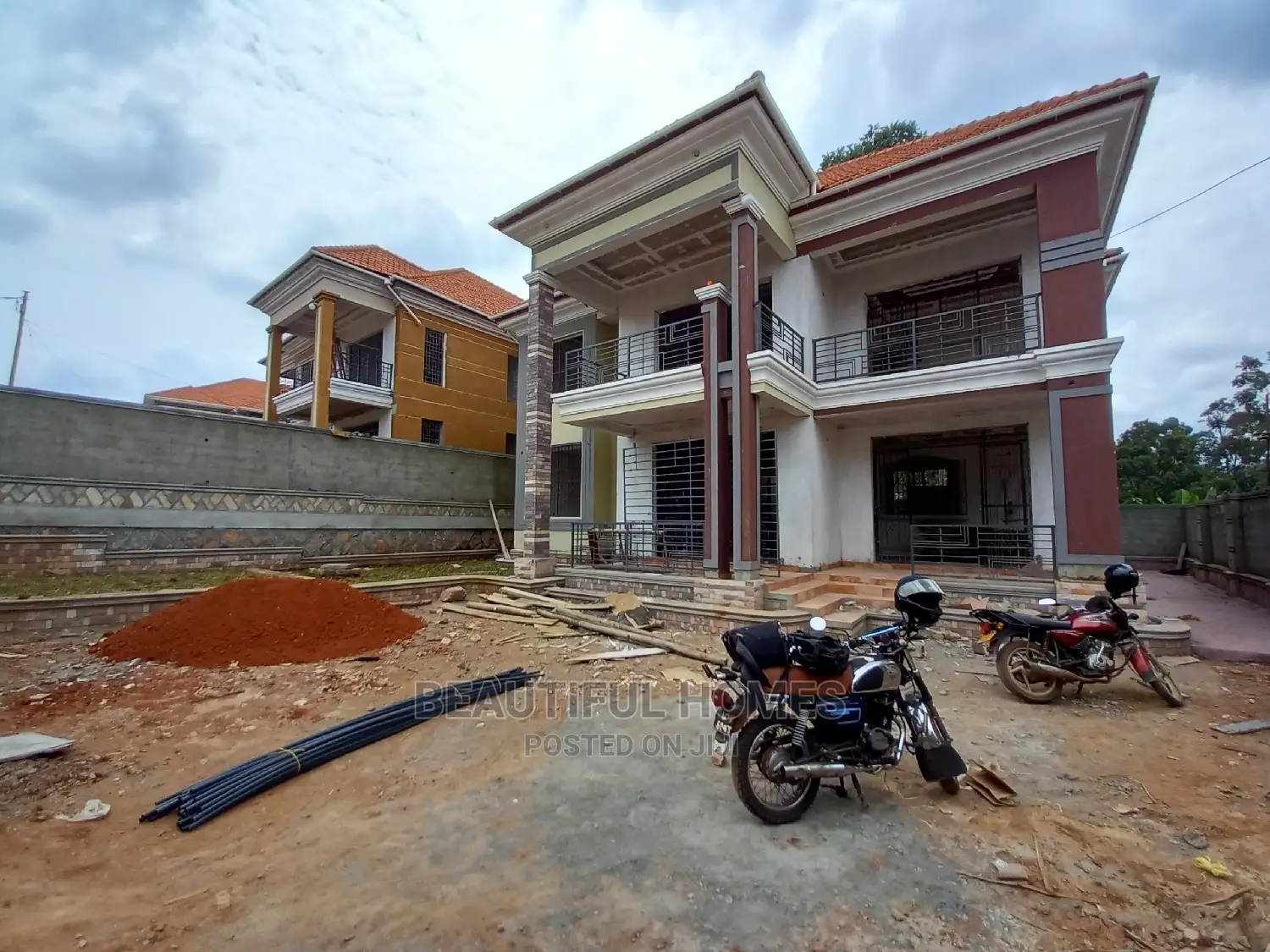 Furnished 6bdrm Mansion in Kisaasi, Central Division for Sale