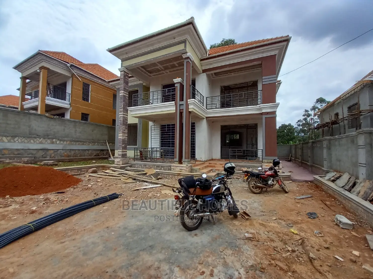 Furnished 6bdrm Mansion in Kisaasi Corporate, Central Division