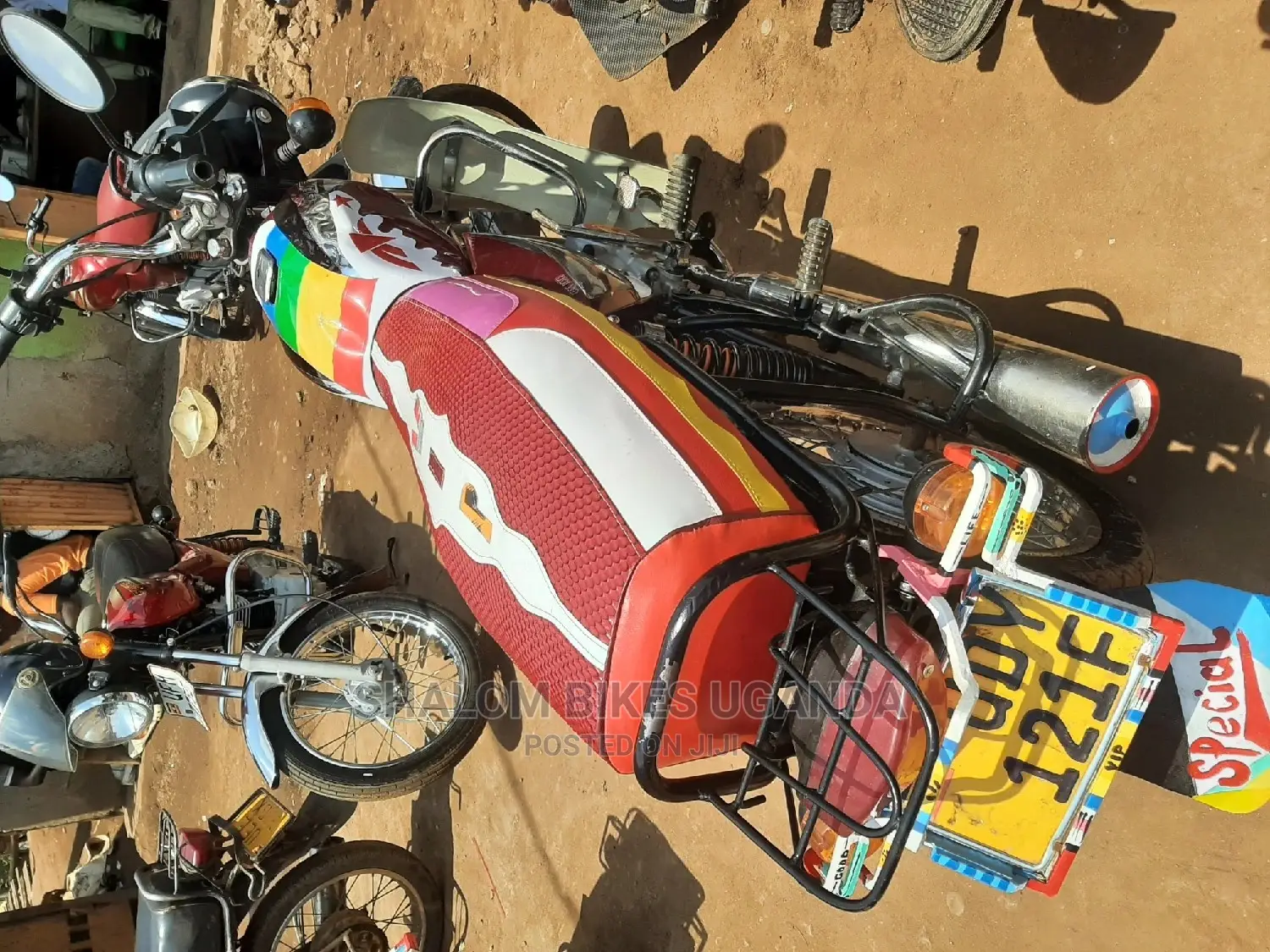 Bajaj RE 2019 Red