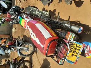 Bajaj RE 2019 Red