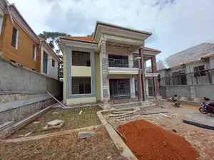 Furnished 6bdrm Mansion in Kisaasi Tarmacked, Central Division