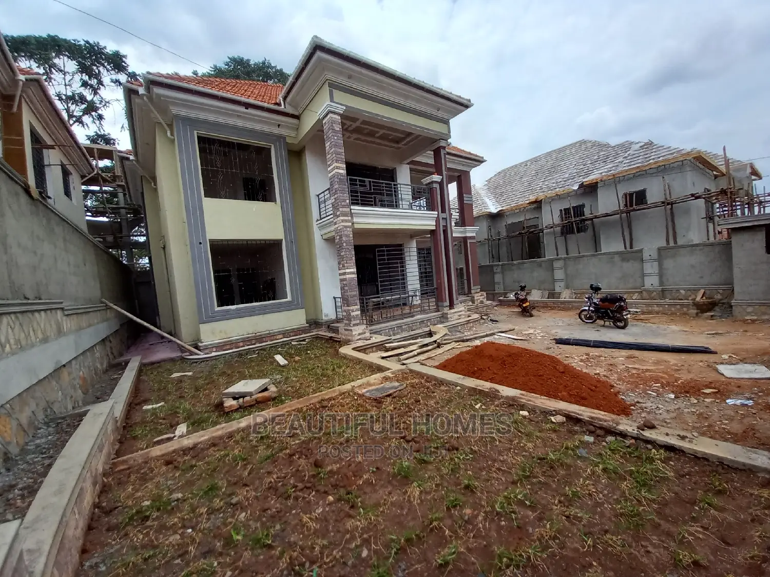 Furnished 6bdrm Mansion in Kisaasi Tarmacked, Central Division