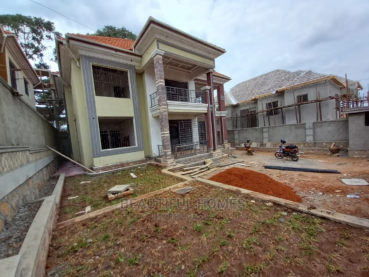 Furnished 6bdrm Mansion in Kisaasi Tarmacked, Central Division