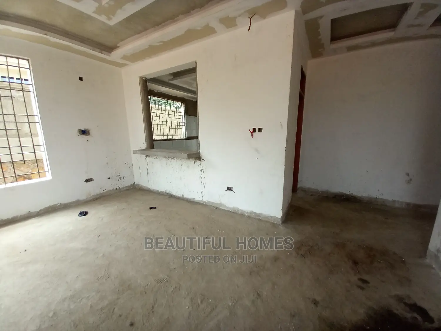 Furnished 6bdrm Duplex in Kisaasi, Central Division for Sale