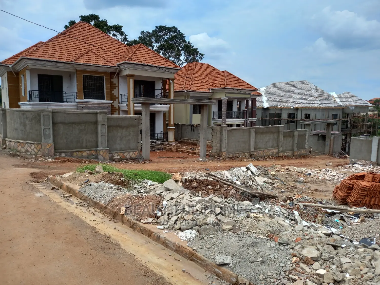 Furnished 6bdrm Duplex in Kisaasi, Central Division for Sale