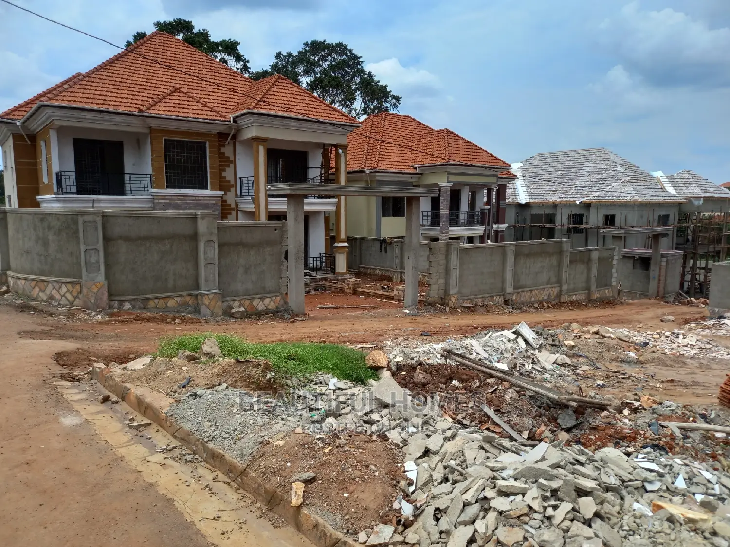 Furnished 6bdrm Duplex in Kisaasi, Central Division for Sale