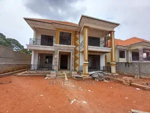 Furnished 6bdrm Duplex in Kisaasi Tarmacked, Central Division for Sale