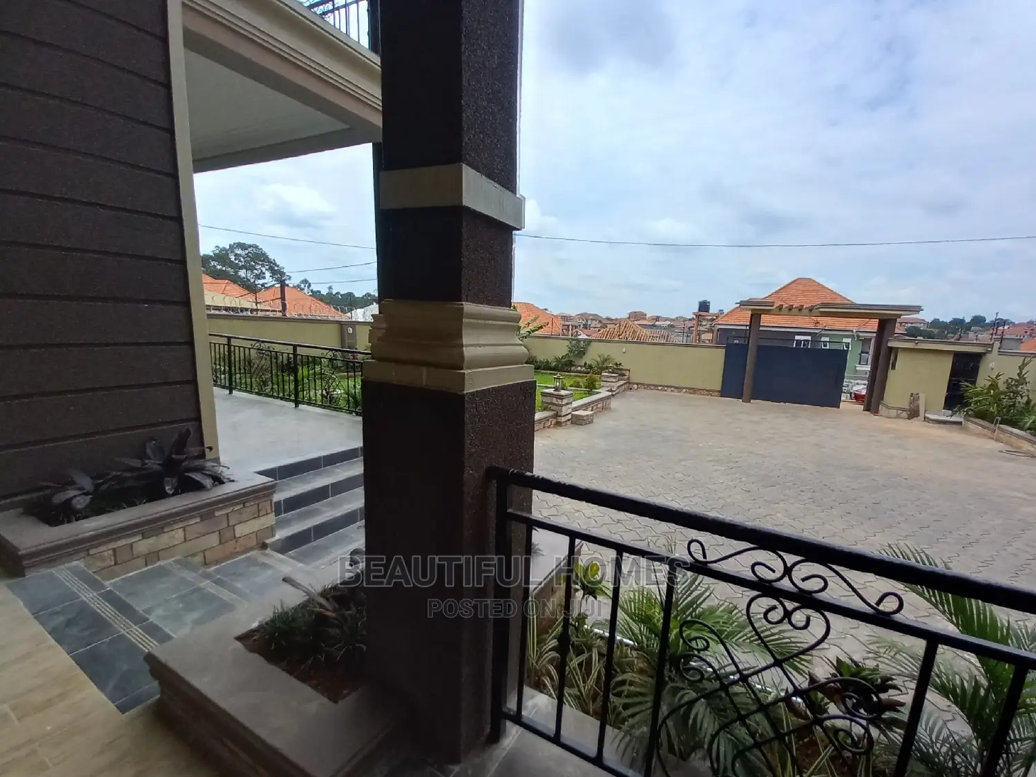 Furnished 6bdrm Mansion in Kisaasi Executive, Central Division
