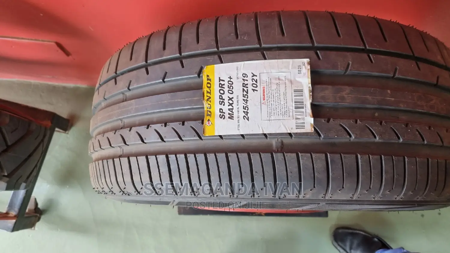 245/45r19 Dunlop
