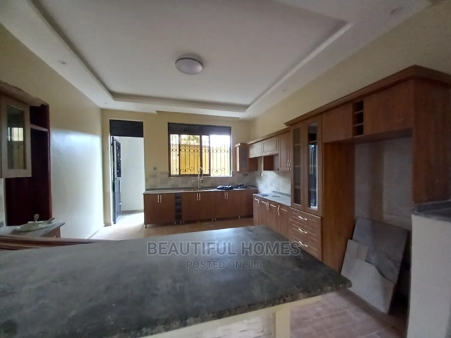 Furnished 6bdrm Mansion in Kisaasi Beauty, Central Division for Sale