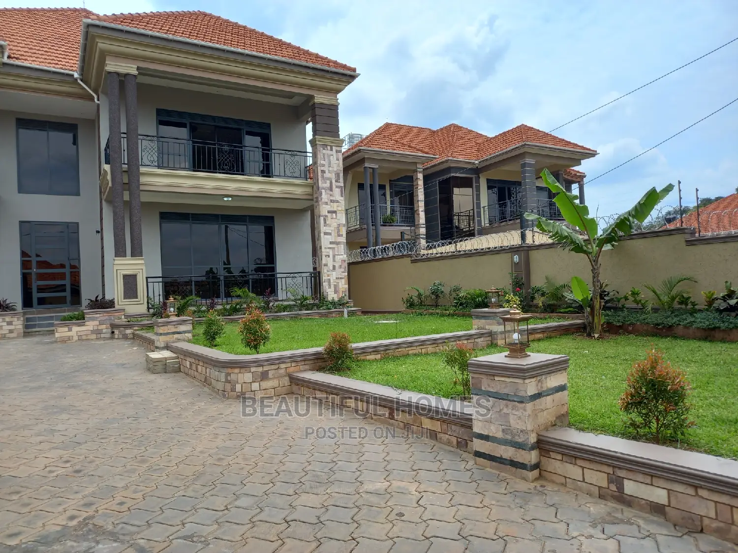 Furnished 6bdrm Mansion in Kisaasi Tarmacked, Central Division