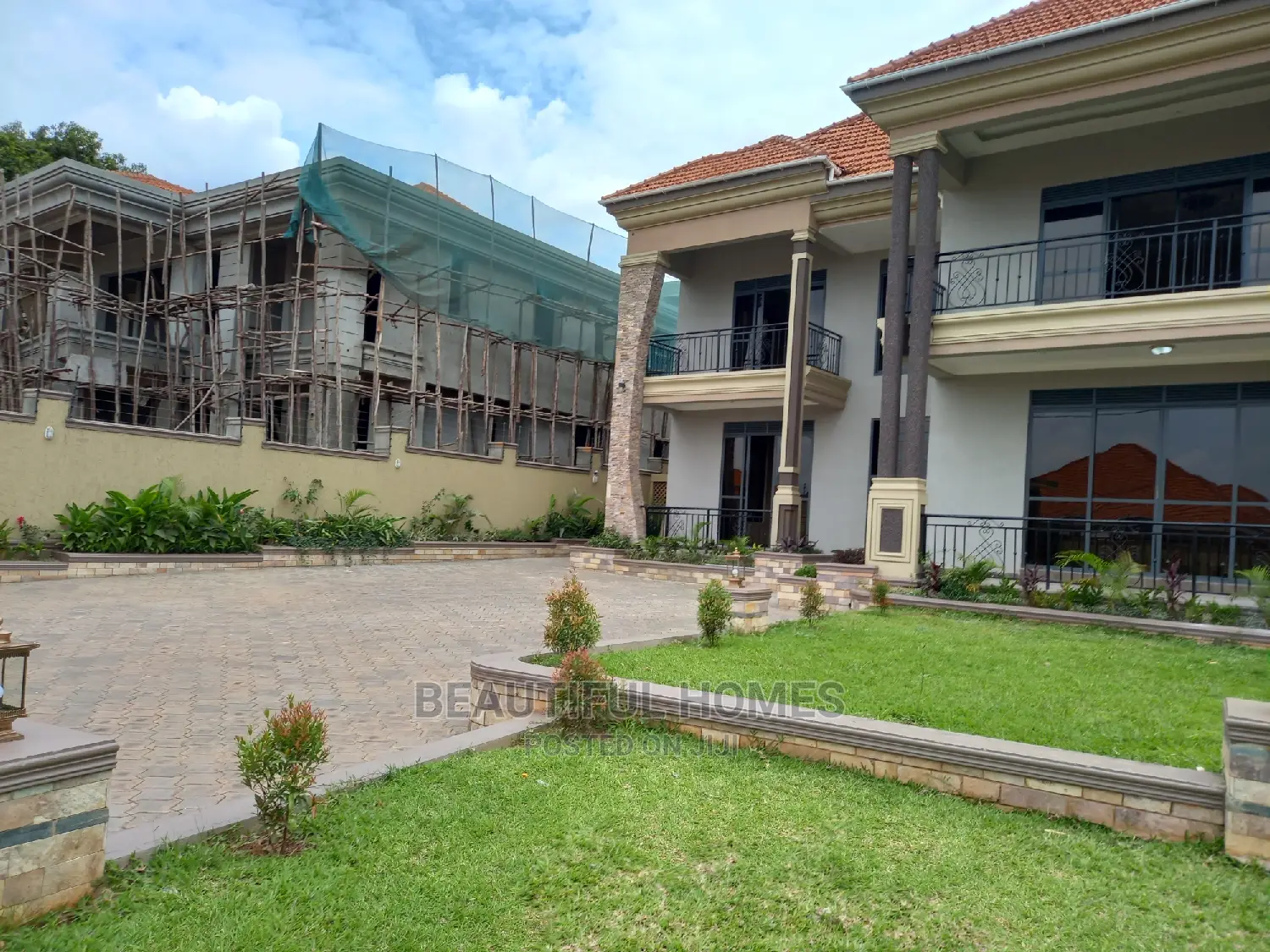 Furnished 6bdrm House in Kisaasi Corporate, Central Division for Sale