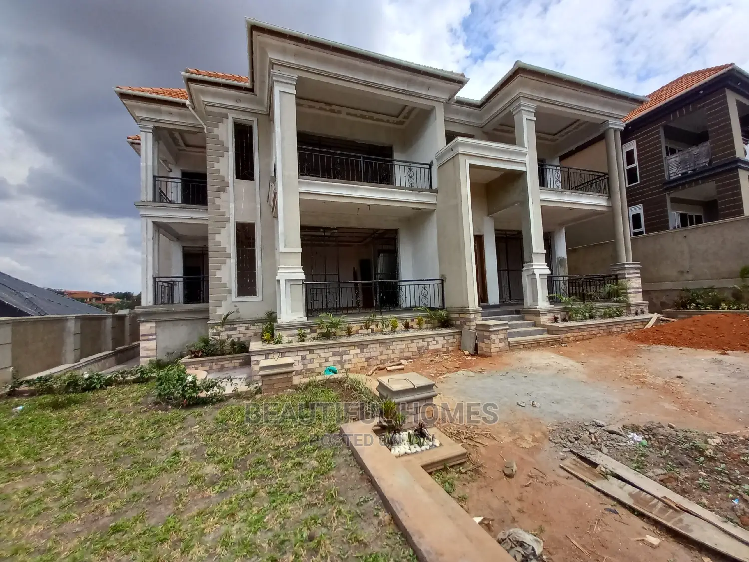 Furnished 6bdrm Mansion in Kisaasi Rich, Central Division for Sale