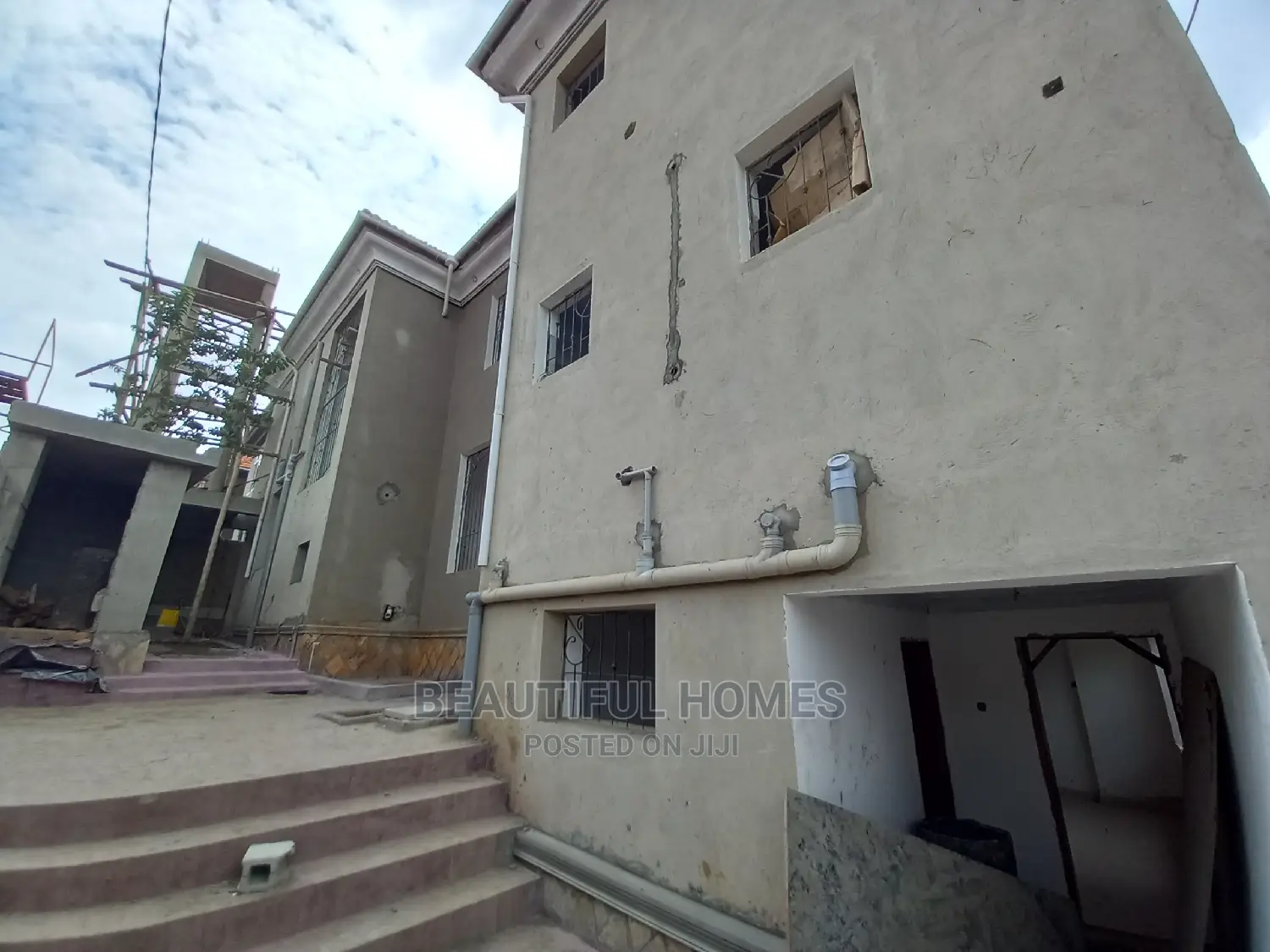 Furnished 6bdrm Mansion in Kisaasi Rich, Central Division for Sale